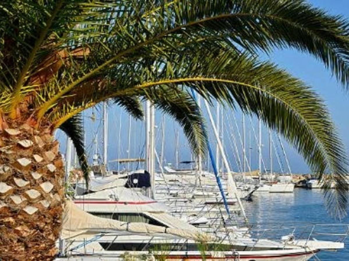 Studio Climatise Au Lavandou Avec Terrasse, Parking Et Environnement Calme - 3 Couchages - Fr-1-251-167 Le Lavandou Exterior photo